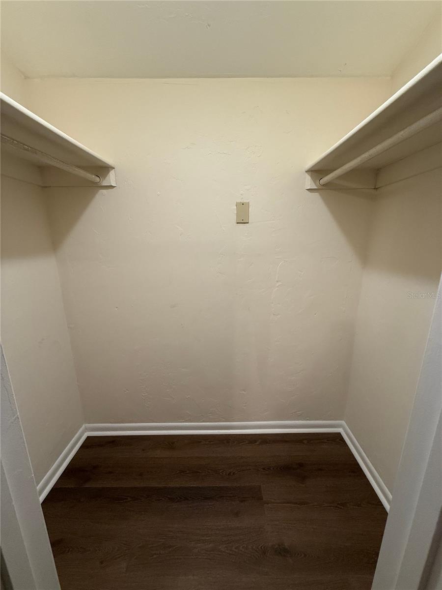 Image 17 of 20 For 1923 23rd Boulevard 224