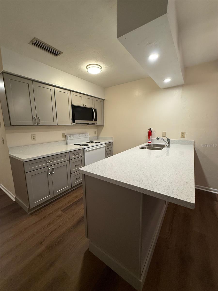 Image 6 of 20 For 1923 23rd Boulevard 224