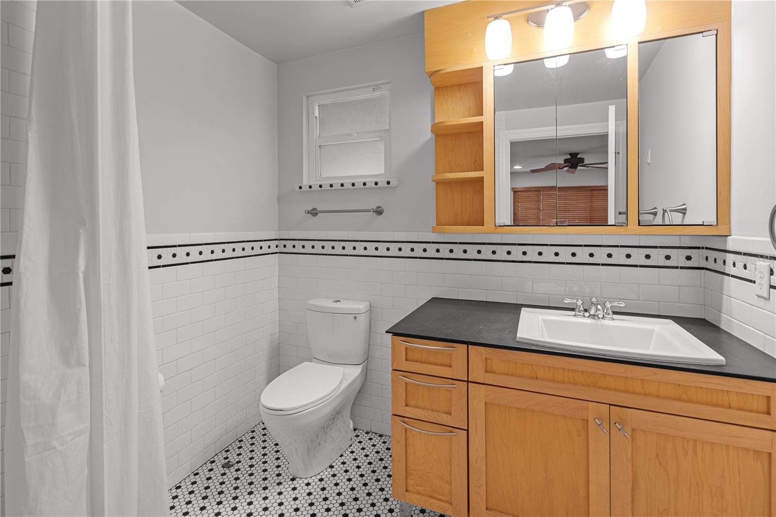 Image 11 of 27 For 1017 3rd Avenue