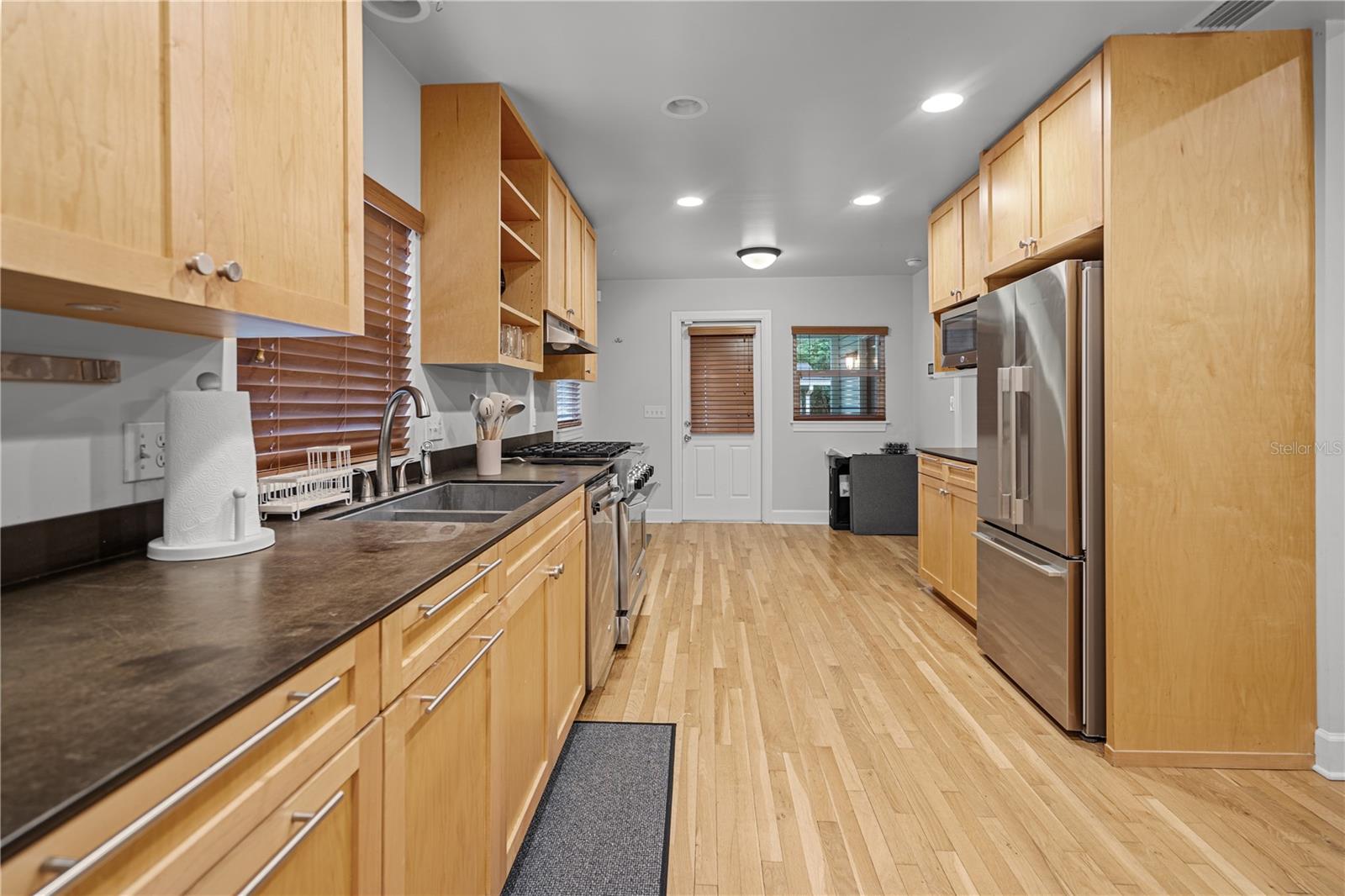 Image 14 of 27 For 1017 3rd Avenue