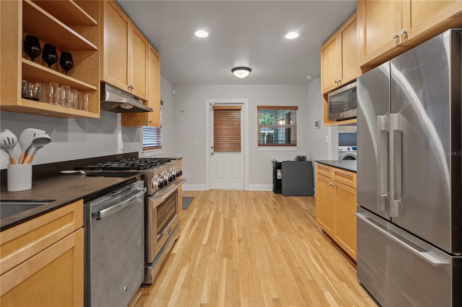 Image 15 of 27 For 1017 3rd Avenue