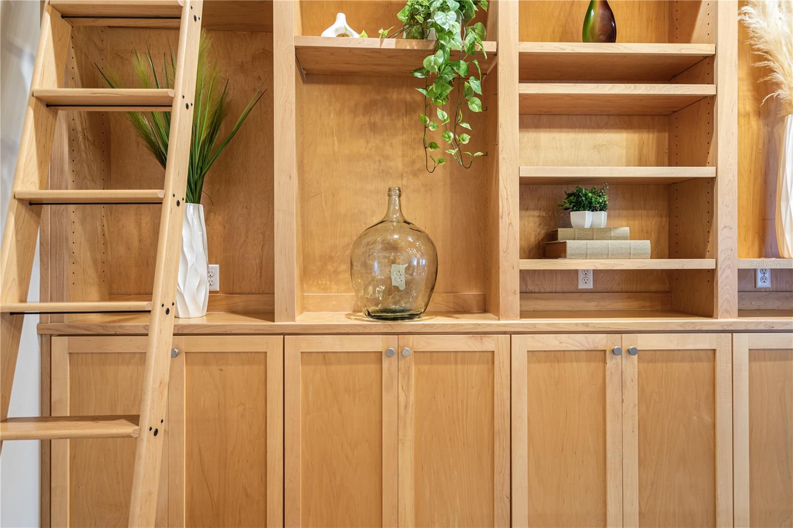 Image 2 of 27 For 1017 3rd Avenue