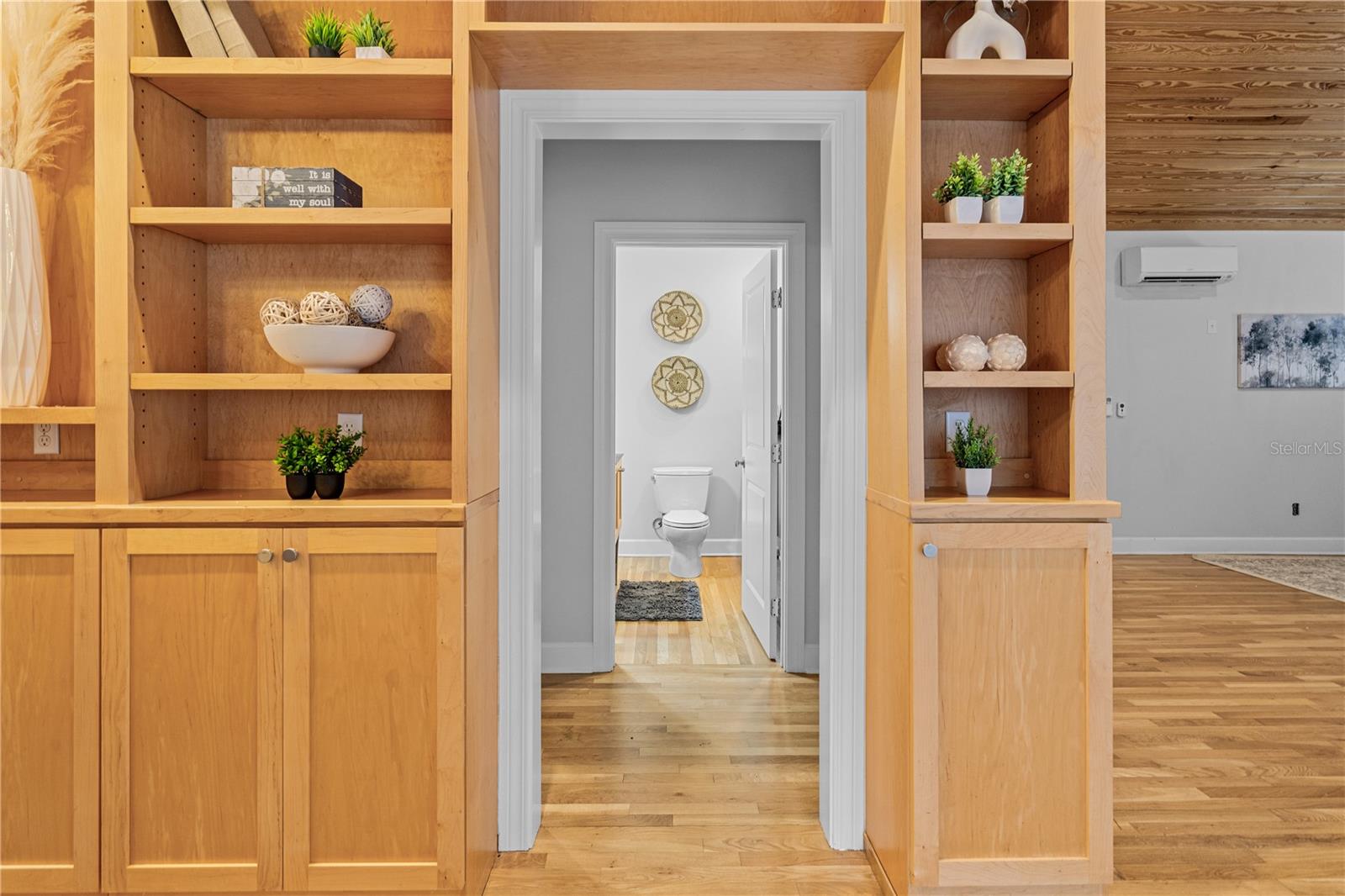 Image 3 of 27 For 1017 3rd Avenue