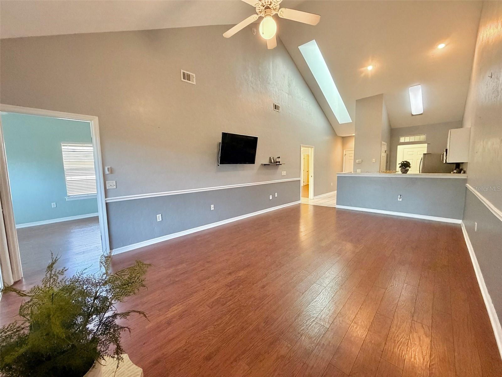 Image 18 of 40 For 13200 Newberry Road 151