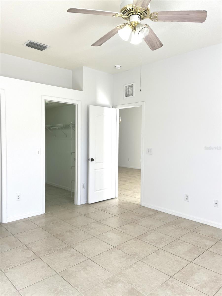 Image 15 of 39 For 13455 Silvercreek Drive