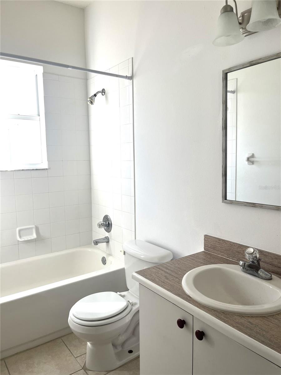 Image 24 of 39 For 13455 Silvercreek Drive