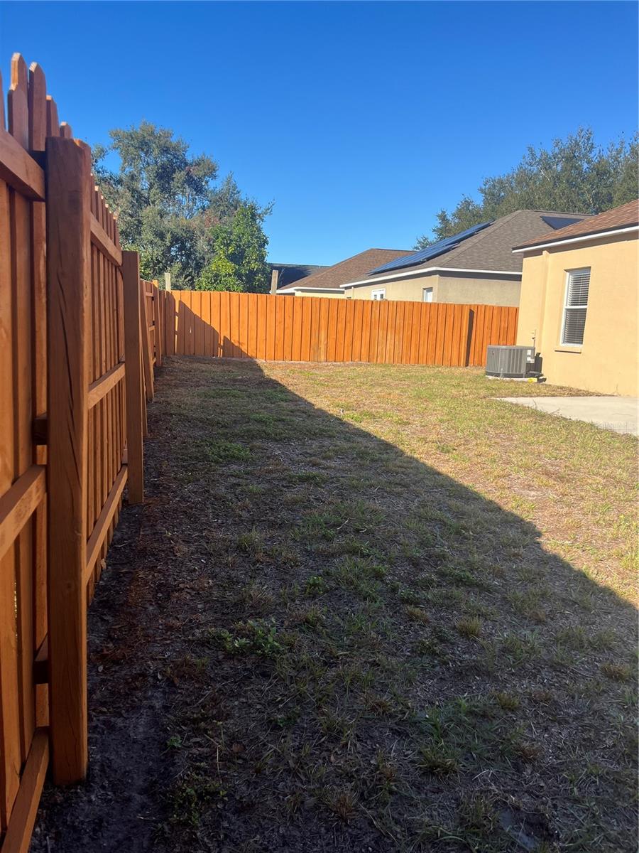 Image 27 of 39 For 13455 Silvercreek Drive