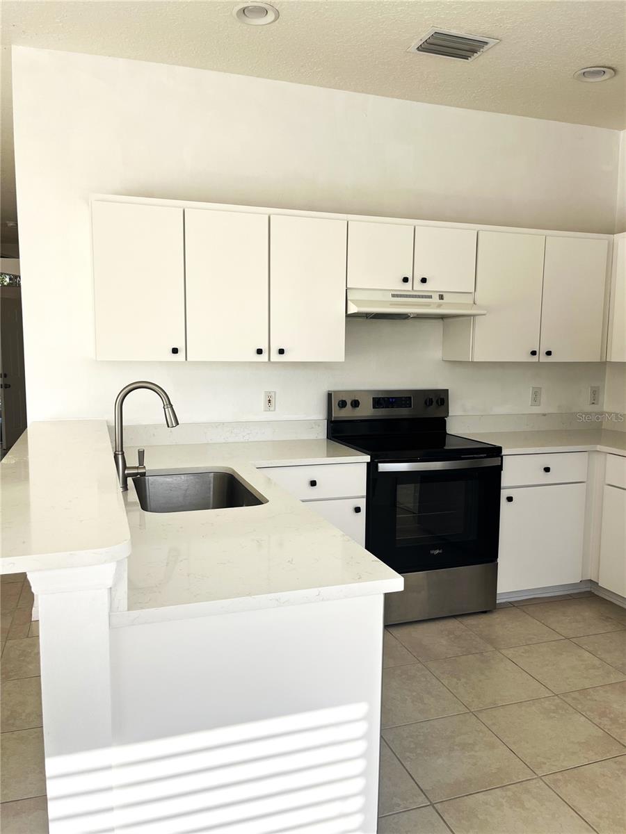 Image 3 of 39 For 13455 Silvercreek Drive