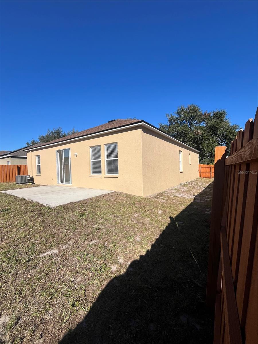 Image 30 of 39 For 13455 Silvercreek Drive