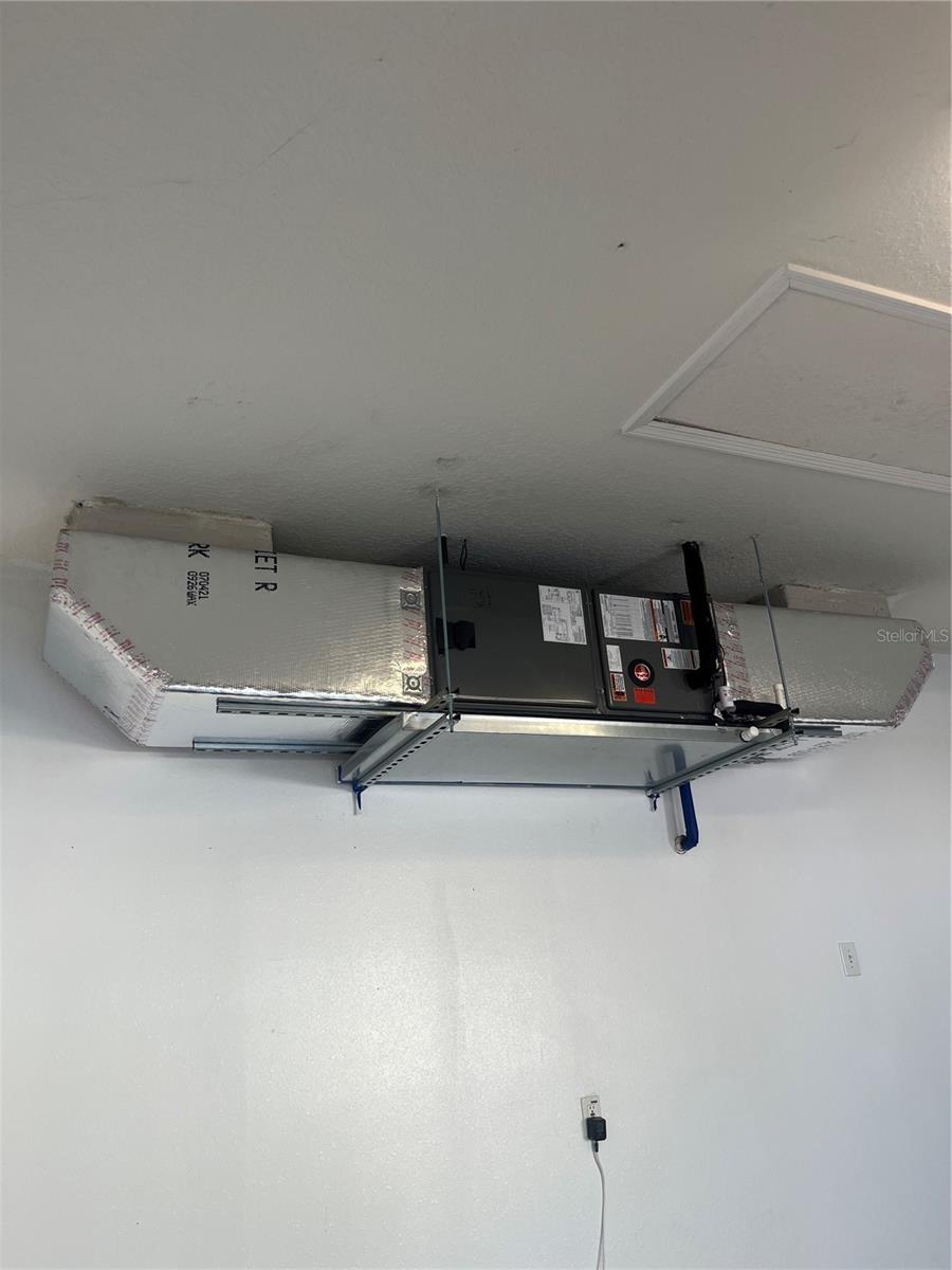 Image 36 of 39 For 13455 Silvercreek Drive