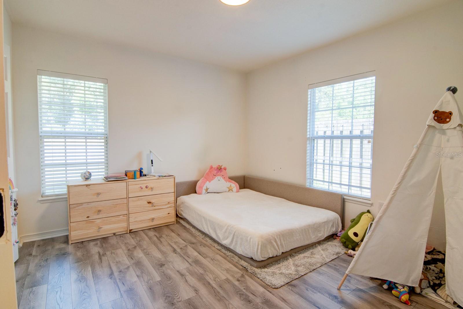 Image 16 of 31 For 6930 86th Terrace