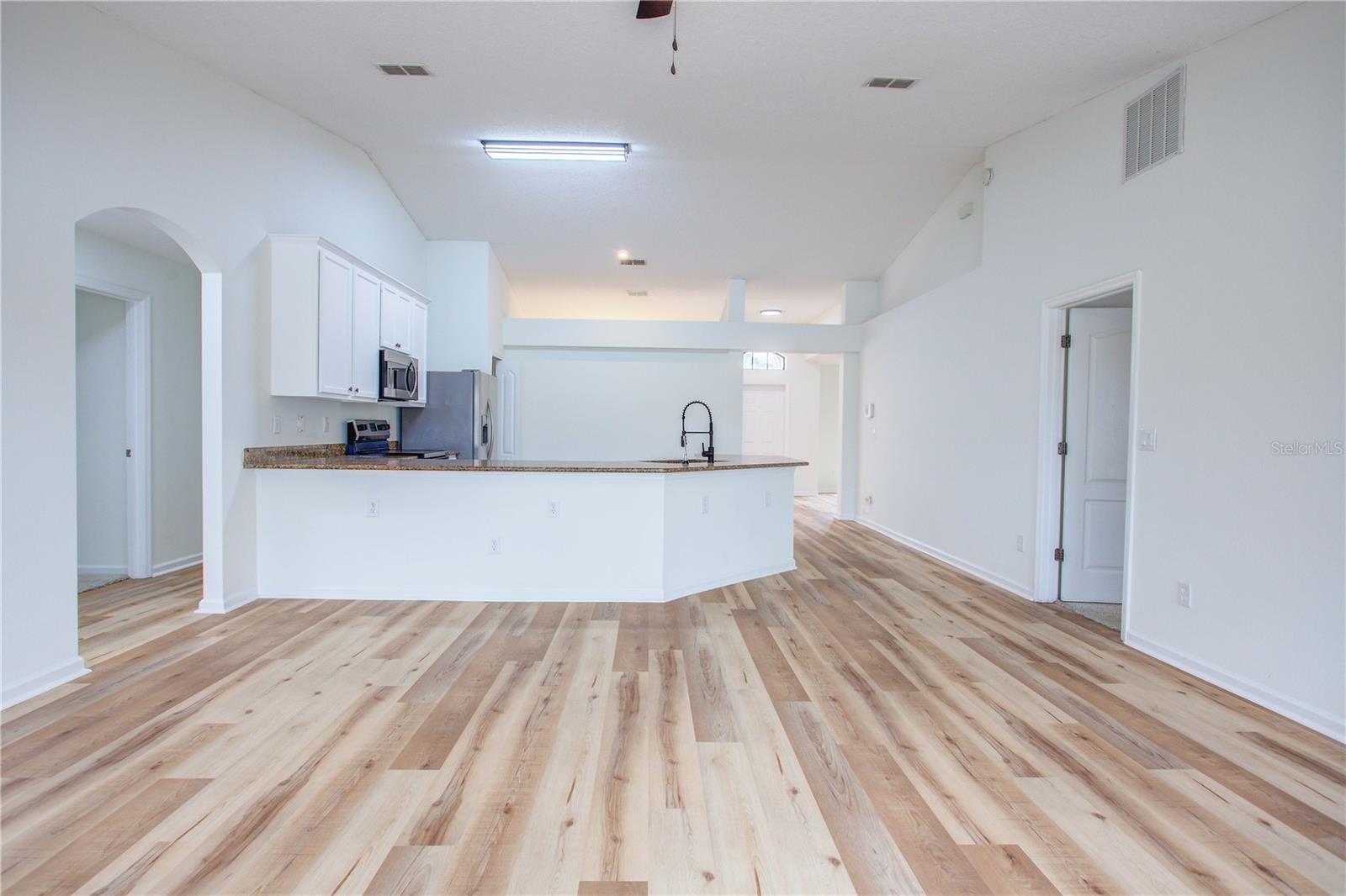 Image 24 of 70 For 10128 Lancashire Drive