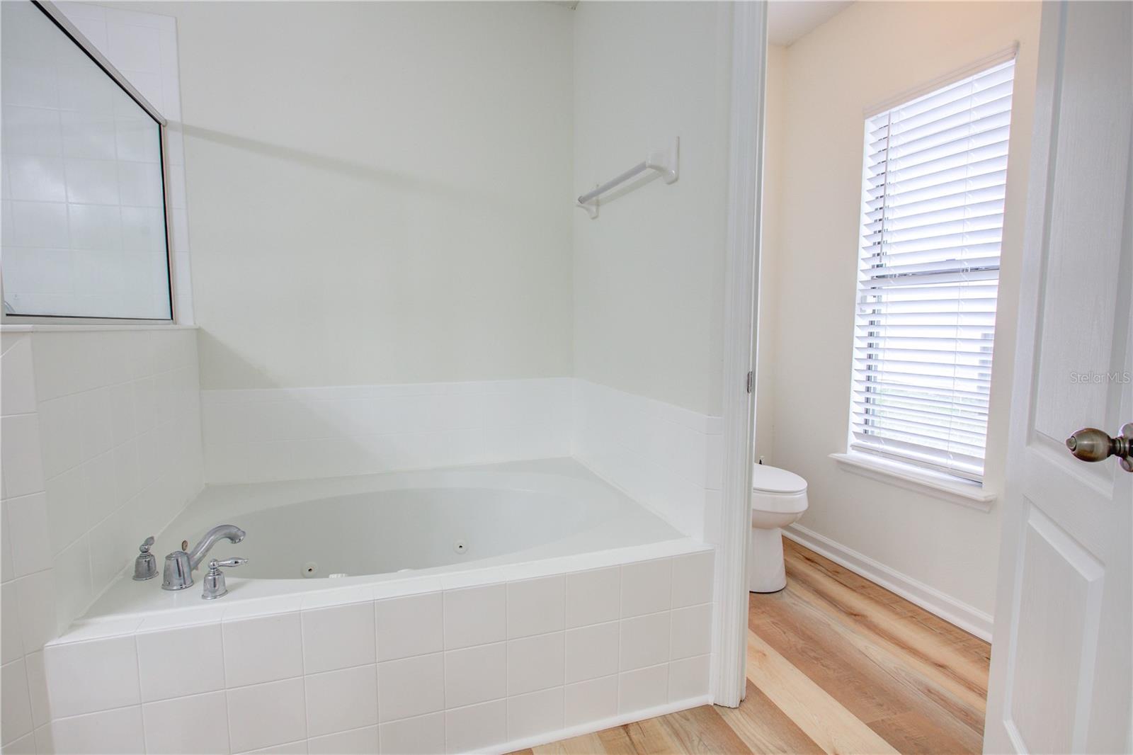 Image 32 of 70 For 10128 Lancashire Drive