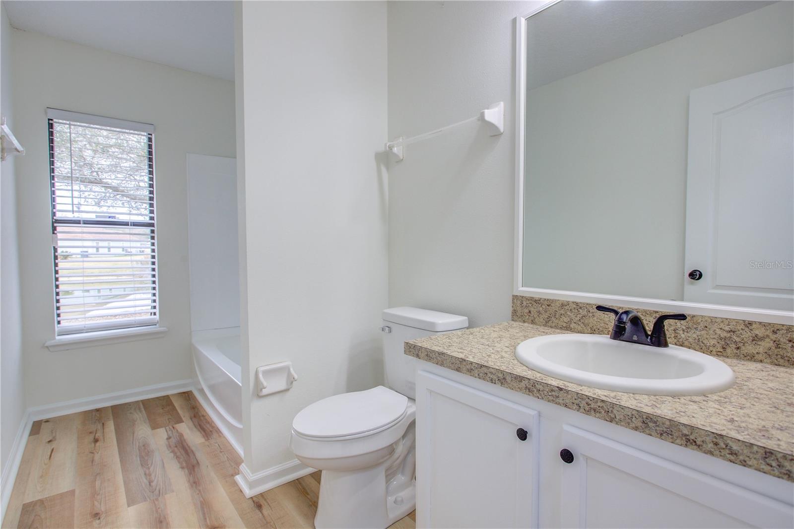 Image 41 of 70 For 10128 Lancashire Drive