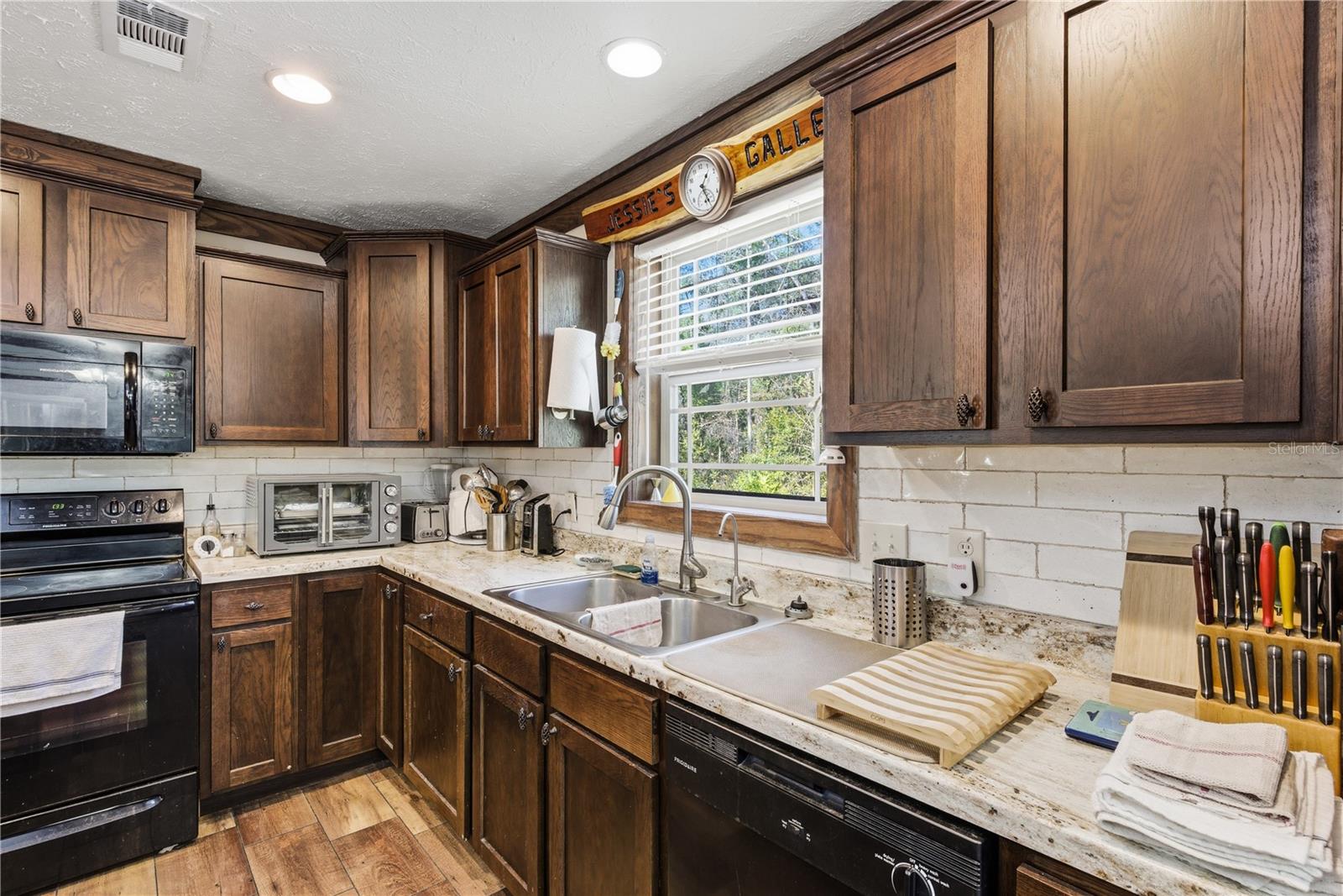 Image 23 of 45 For 7970 14th Place