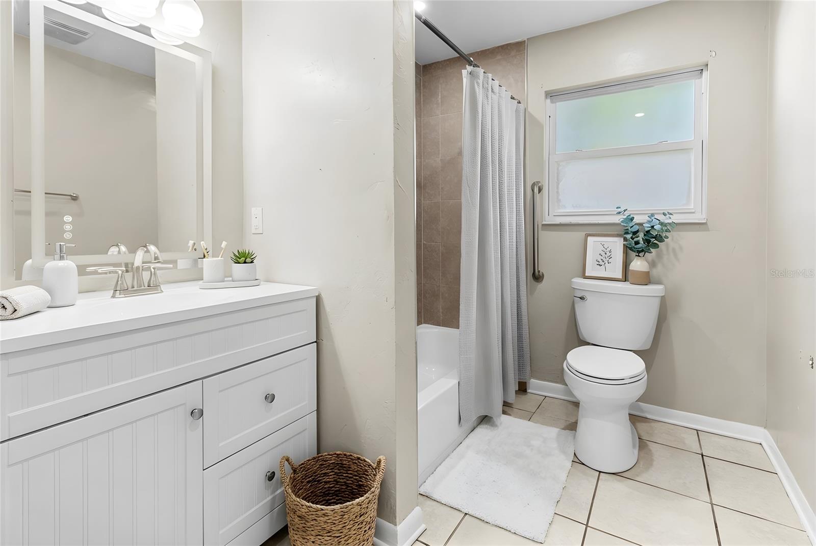 Image 7 of 16 For 1520 6th Avenue