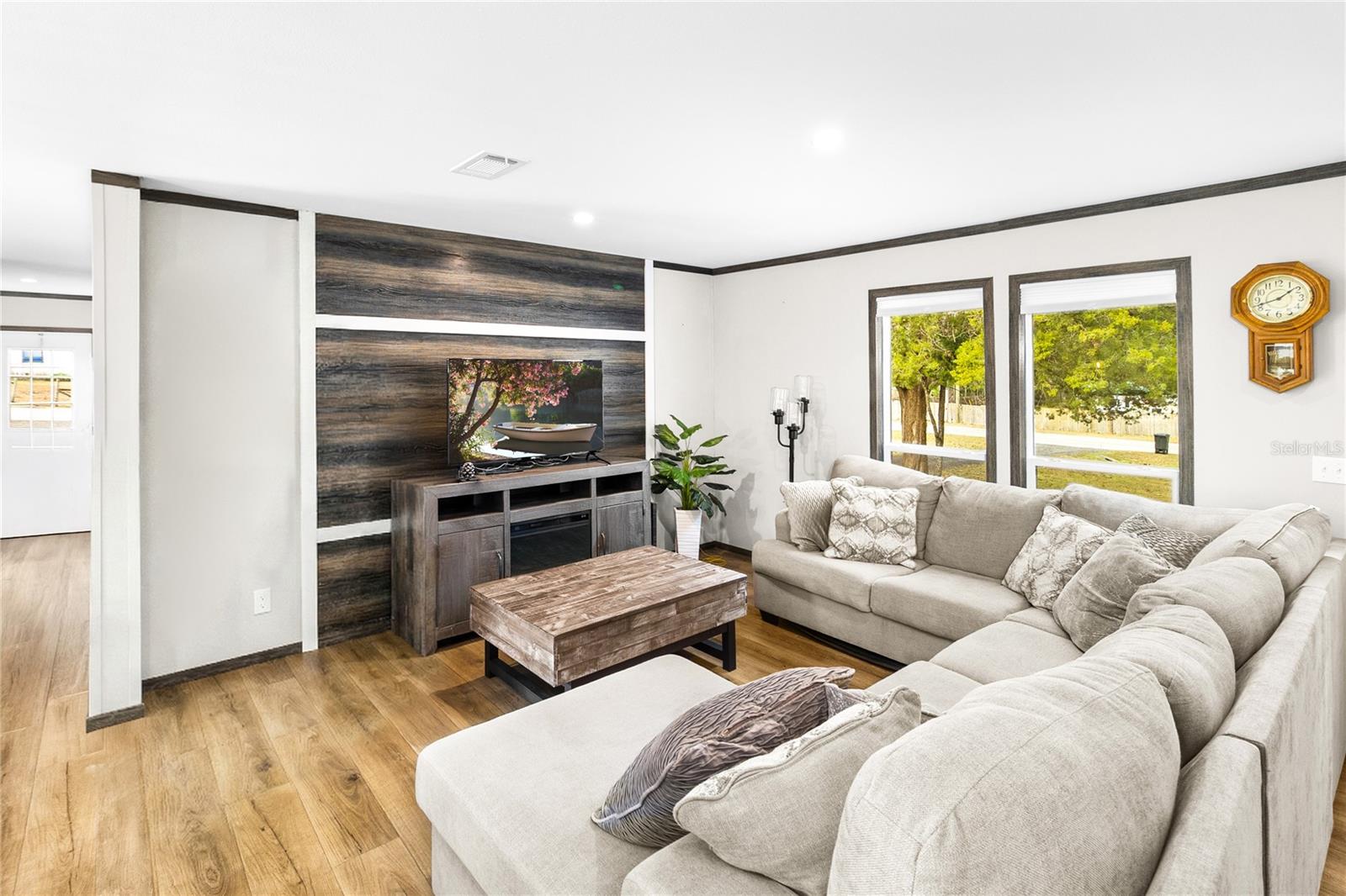 Image 7 of 24 For 10850 110th Lane