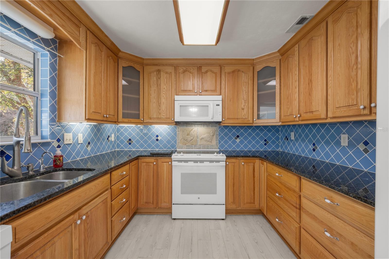 Image 16 of 47 For 18004 55th Place