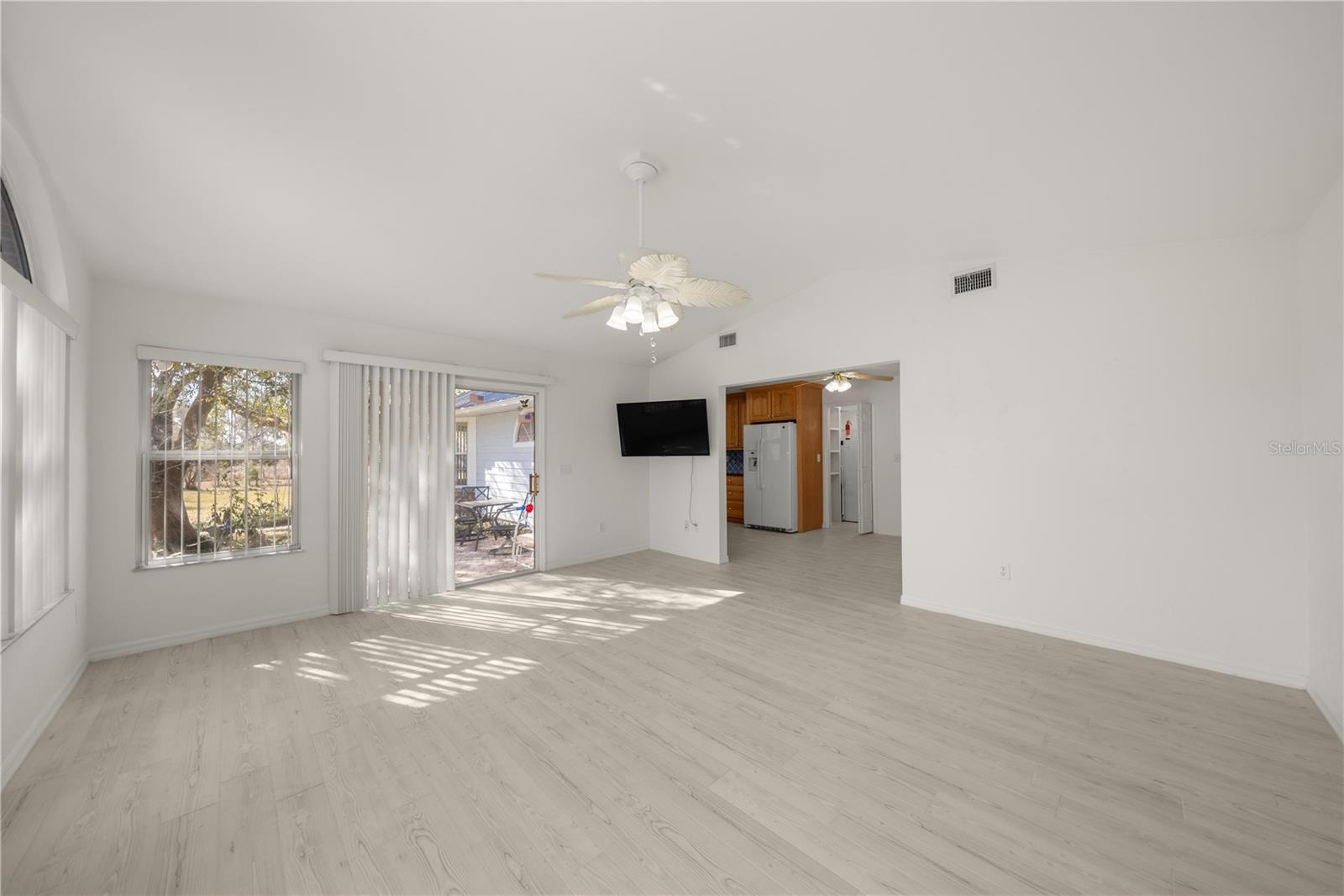 Image 19 of 47 For 18004 55th Place