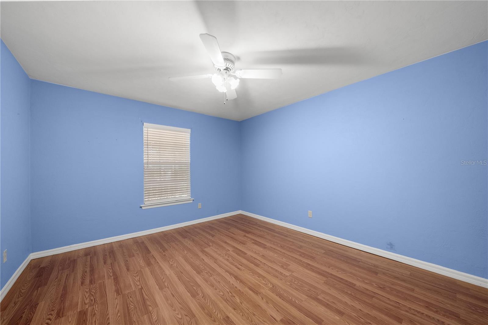 Image 25 of 47 For 18004 55th Place