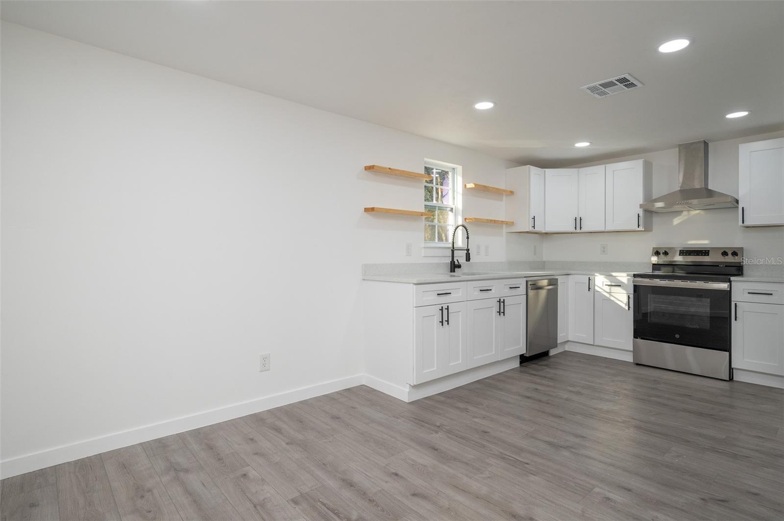 Image 8 of 25 For 278 Marino Way