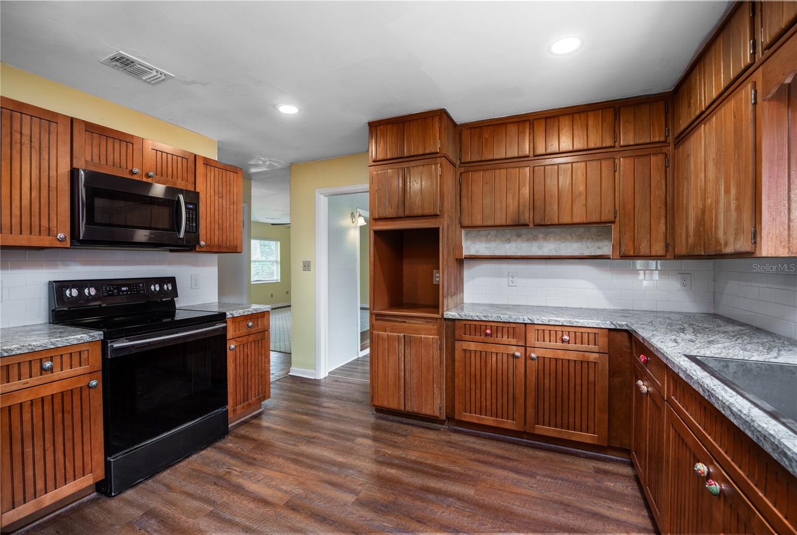 Image 15 of 35 For 2609 10th Avenue