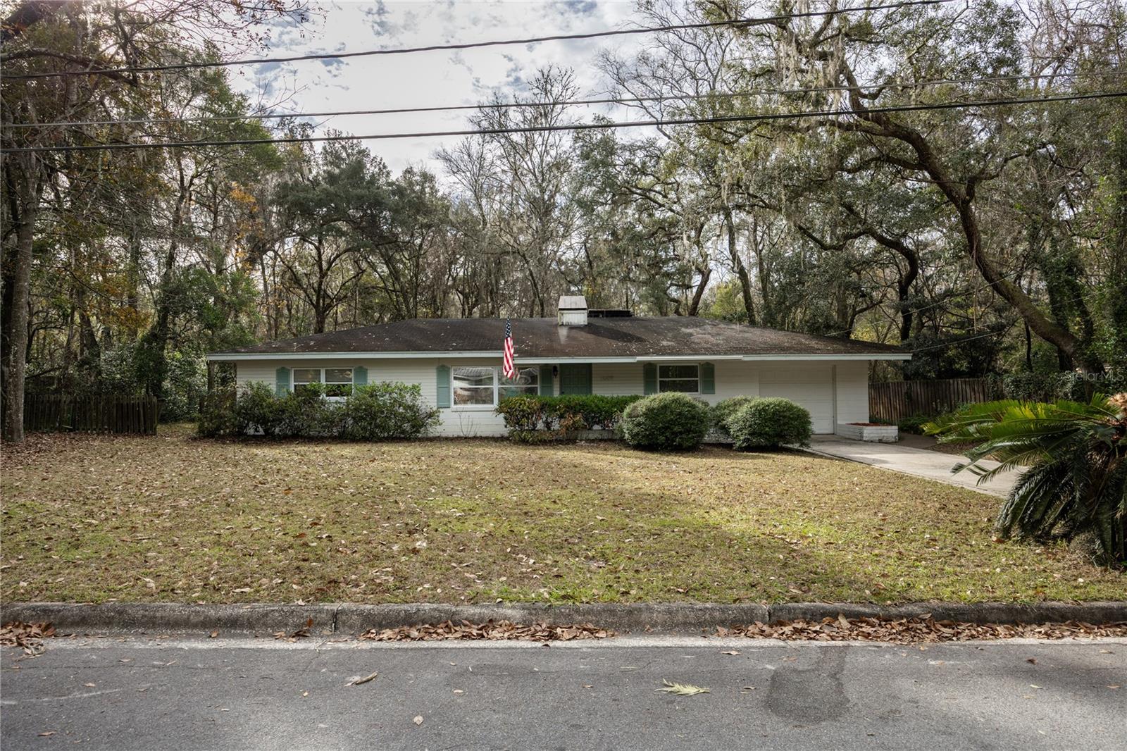 Image 2 of 35 For 2609 10th Avenue