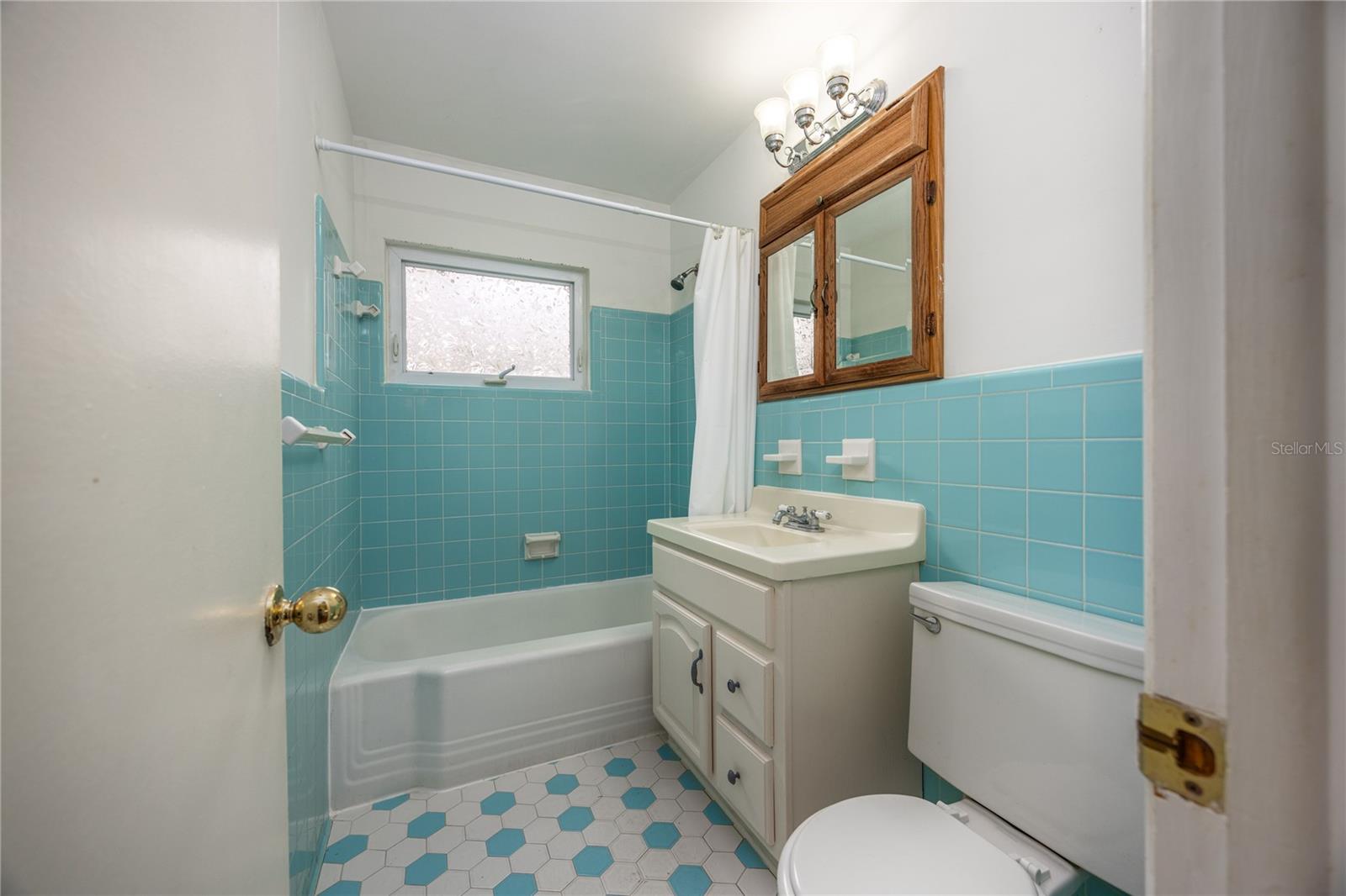 Image 22 of 35 For 2609 10th Avenue