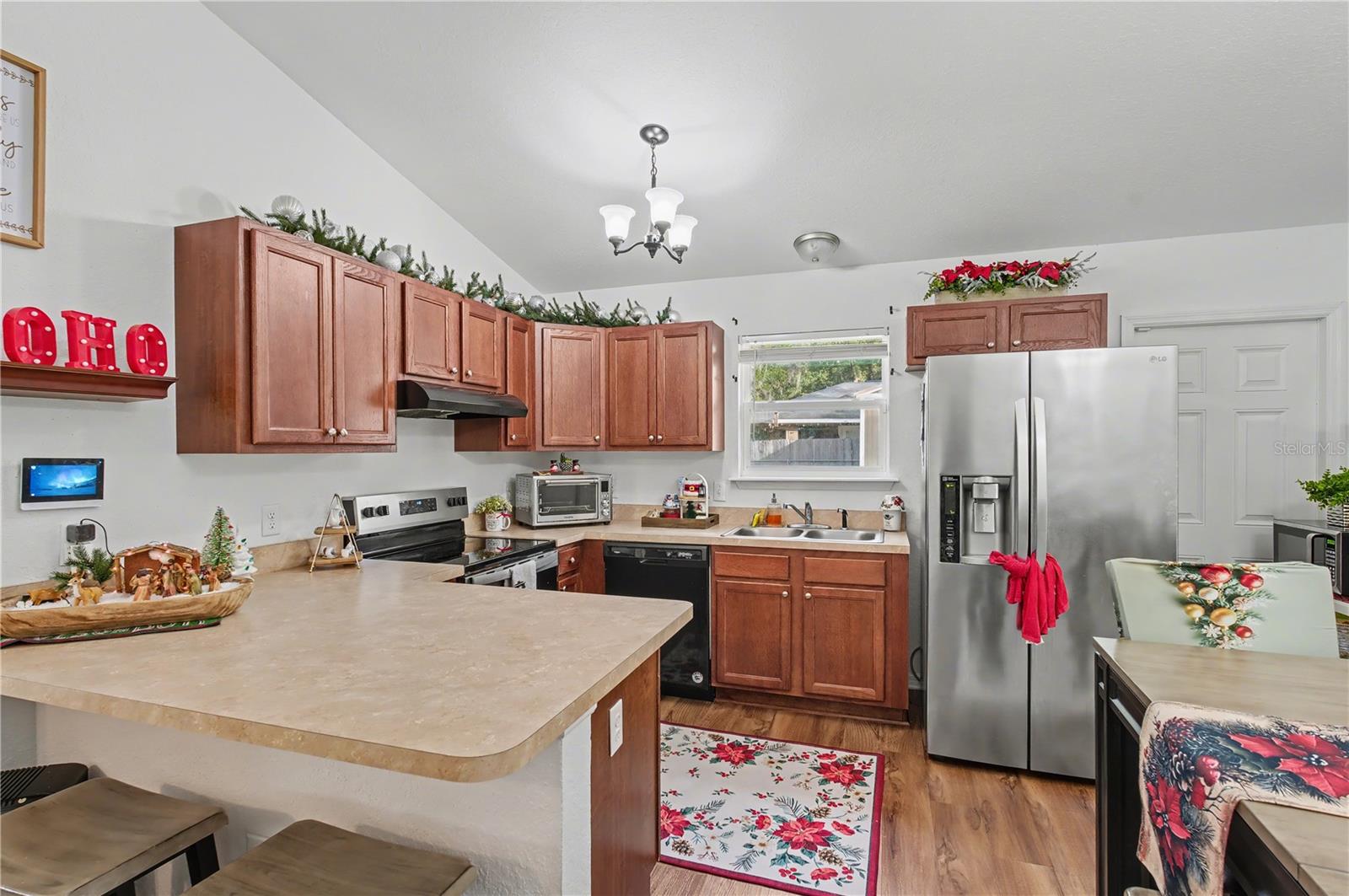 Image 4 of 15 For 5697 57 Street