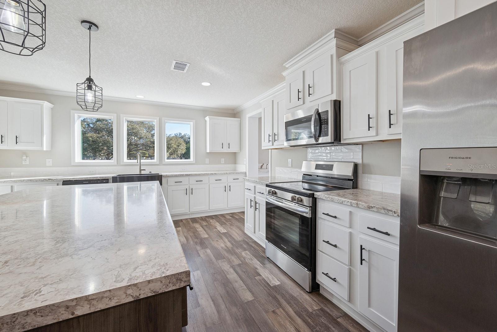 Image 27 of 52 For 19750 30th Street