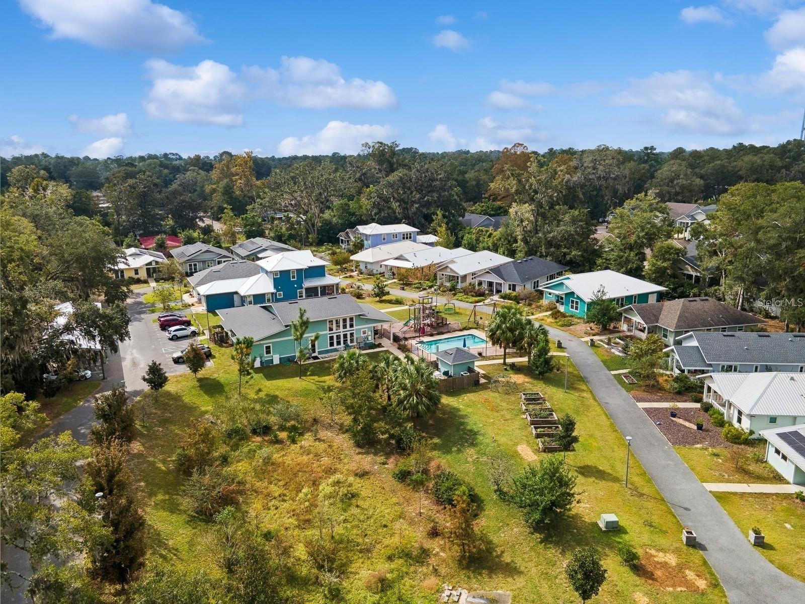 Image 26 of 34 For 2668 47th Terrace