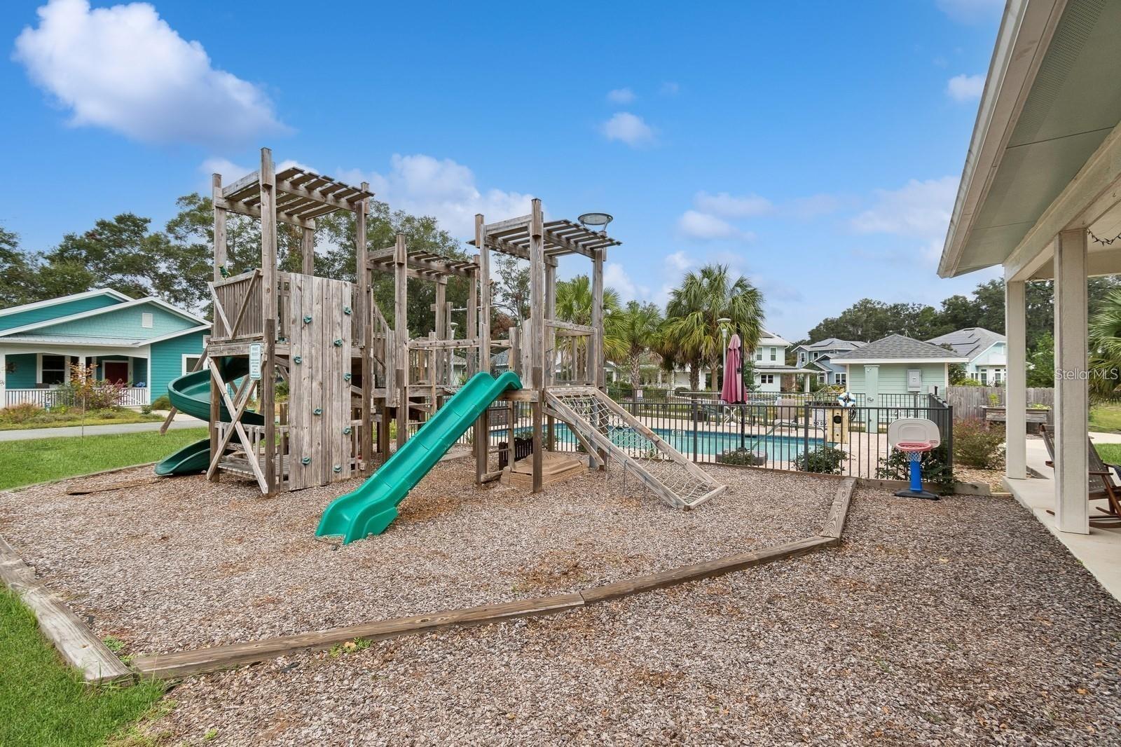 Image 32 of 34 For 2668 47th Terrace