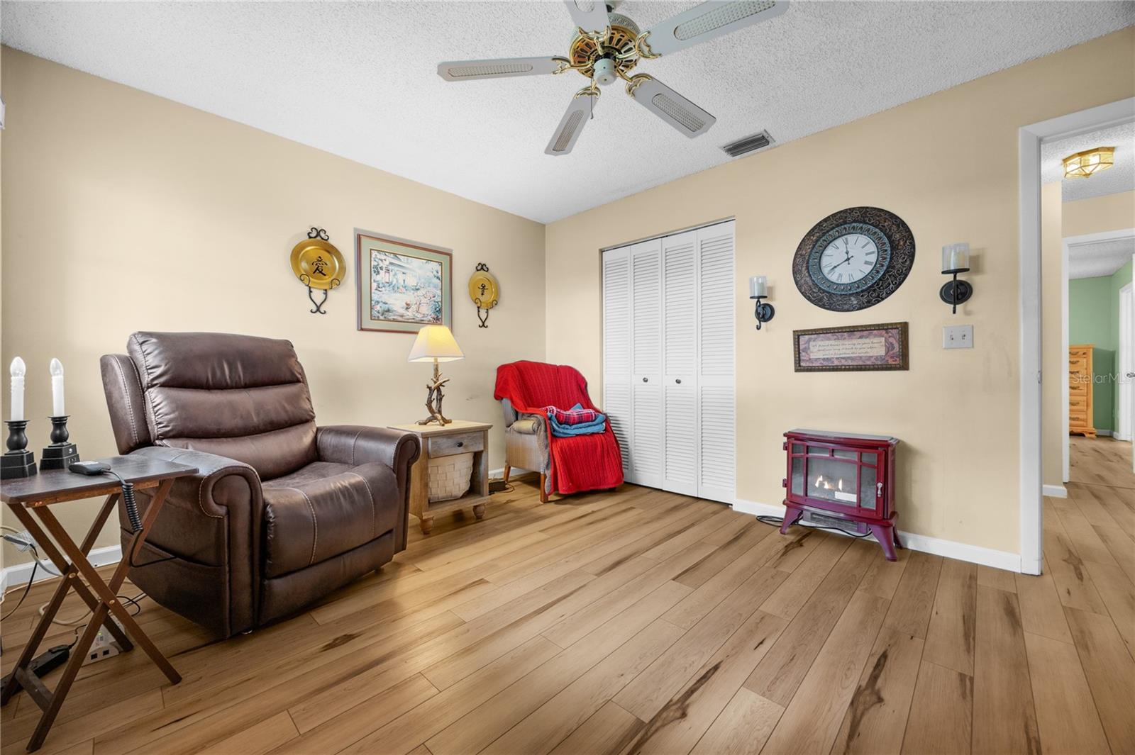 Image 14 of 23 For 8400 90th Street D