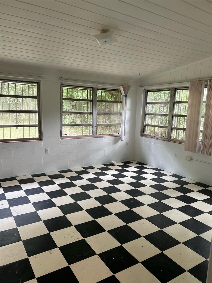 Image 8 of 9 For 1012 1st Avenue