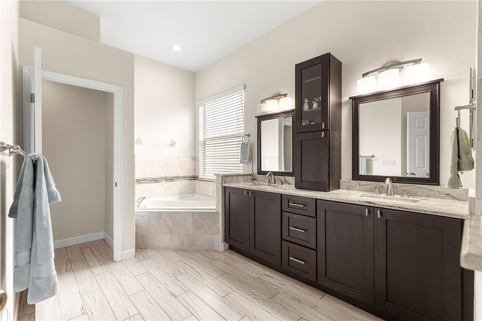 Image 21 of 59 For 17187 116th Court Road