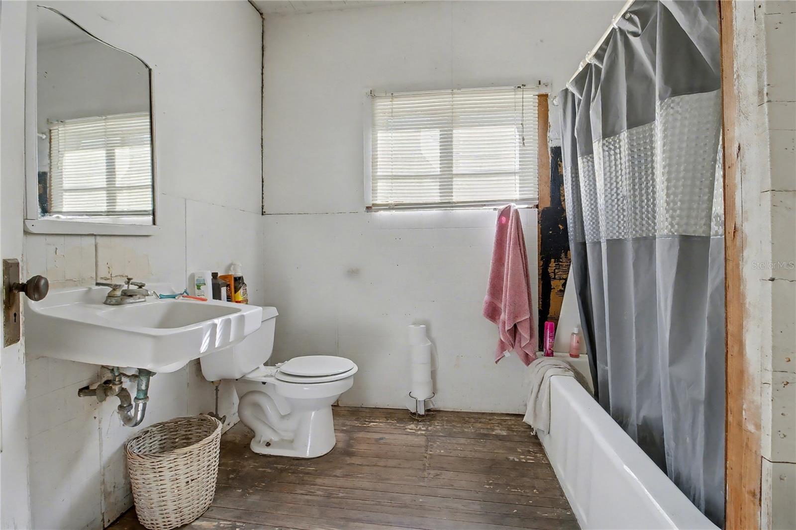 Image 39 of 43 For 815 145th Avenue Road