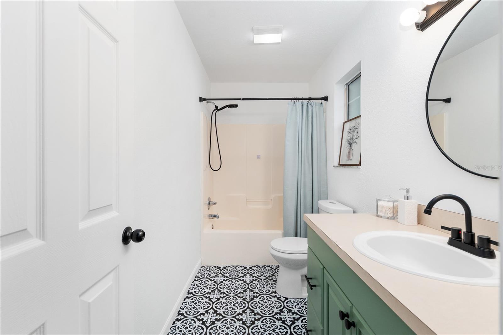 Image 21 of 38 For 1301 4th Avenue