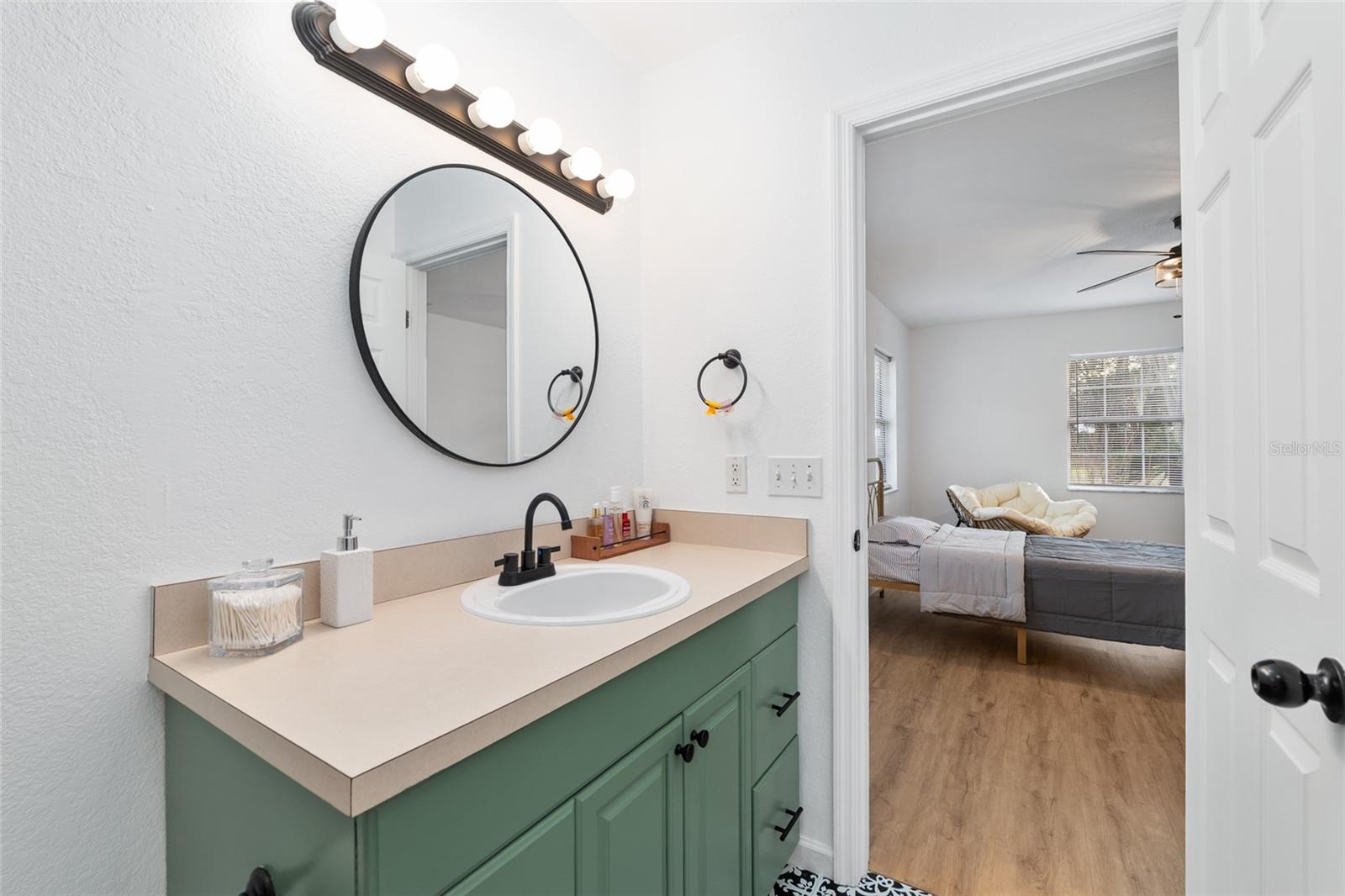 Image 22 of 38 For 1301 4th Avenue