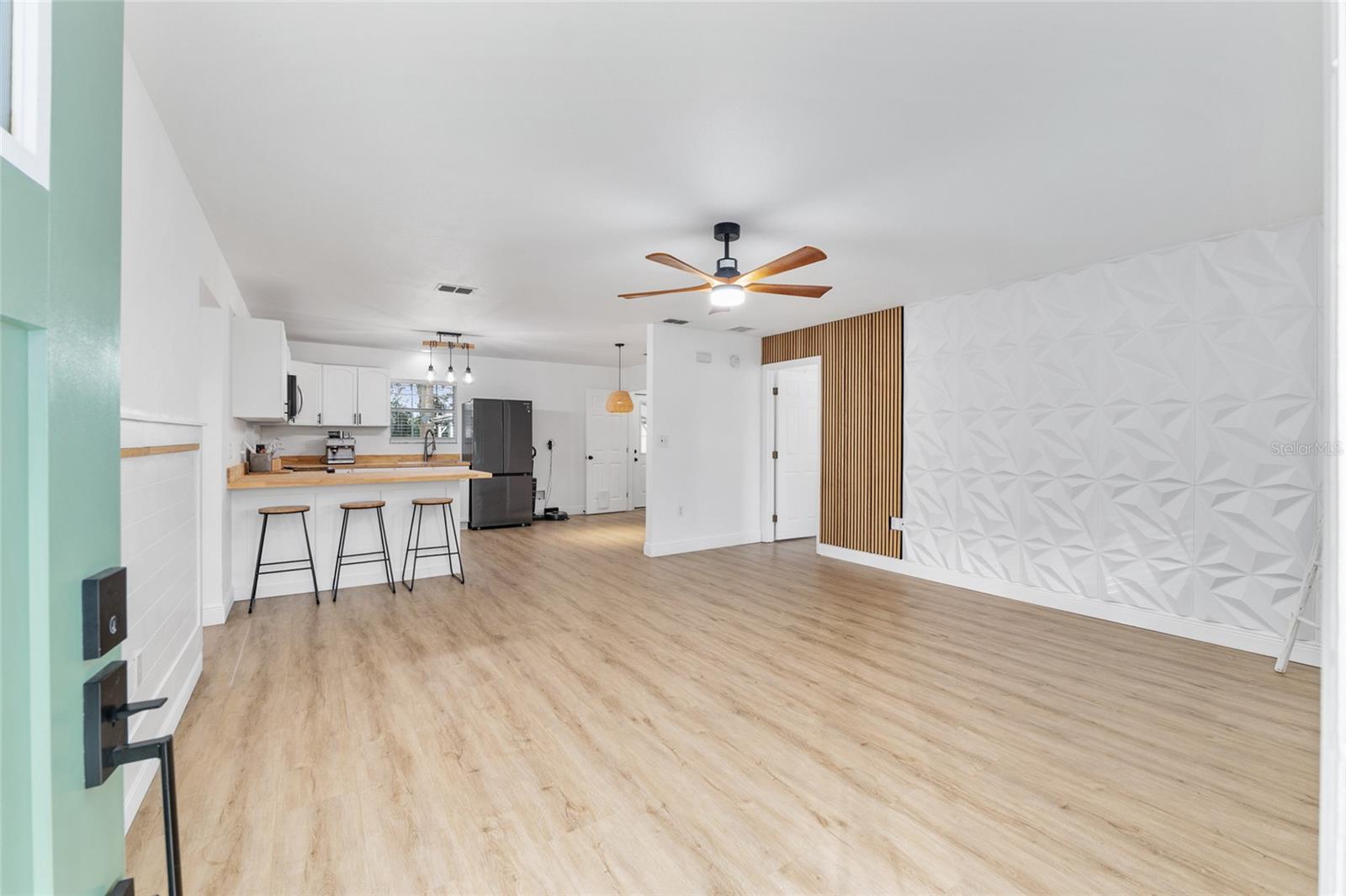 Image 6 of 38 For 1301 4th Avenue