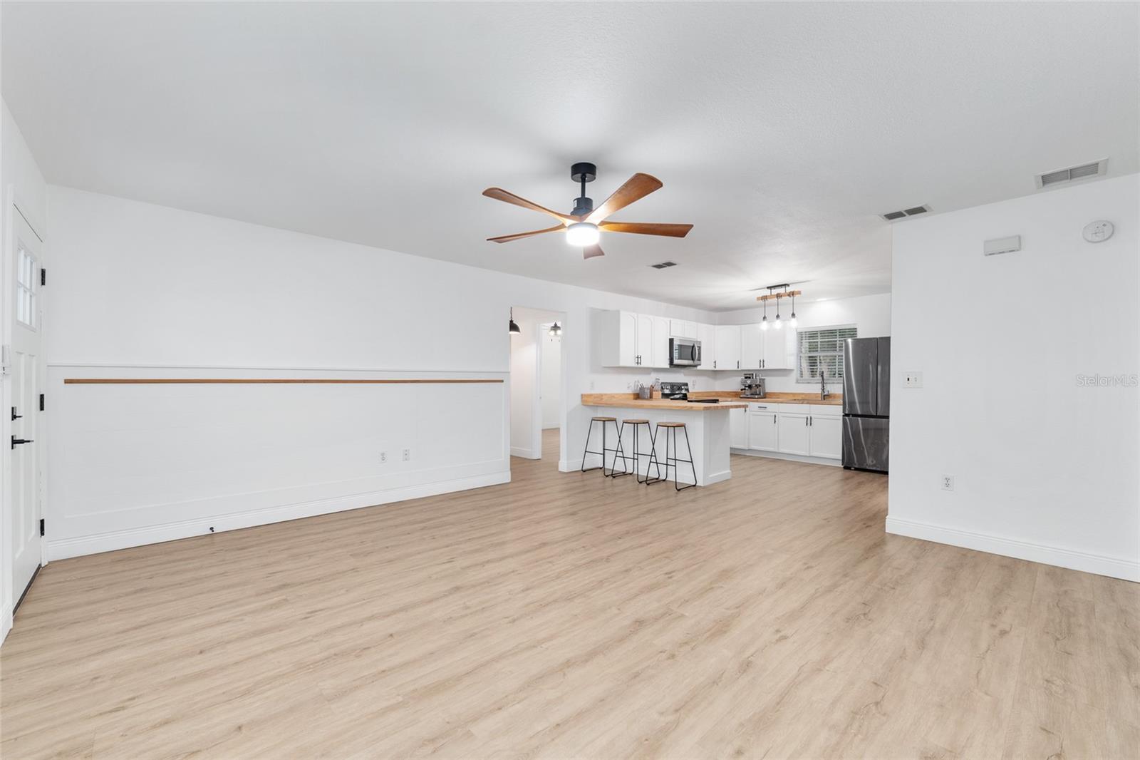 Image 8 of 38 For 1301 4th Avenue