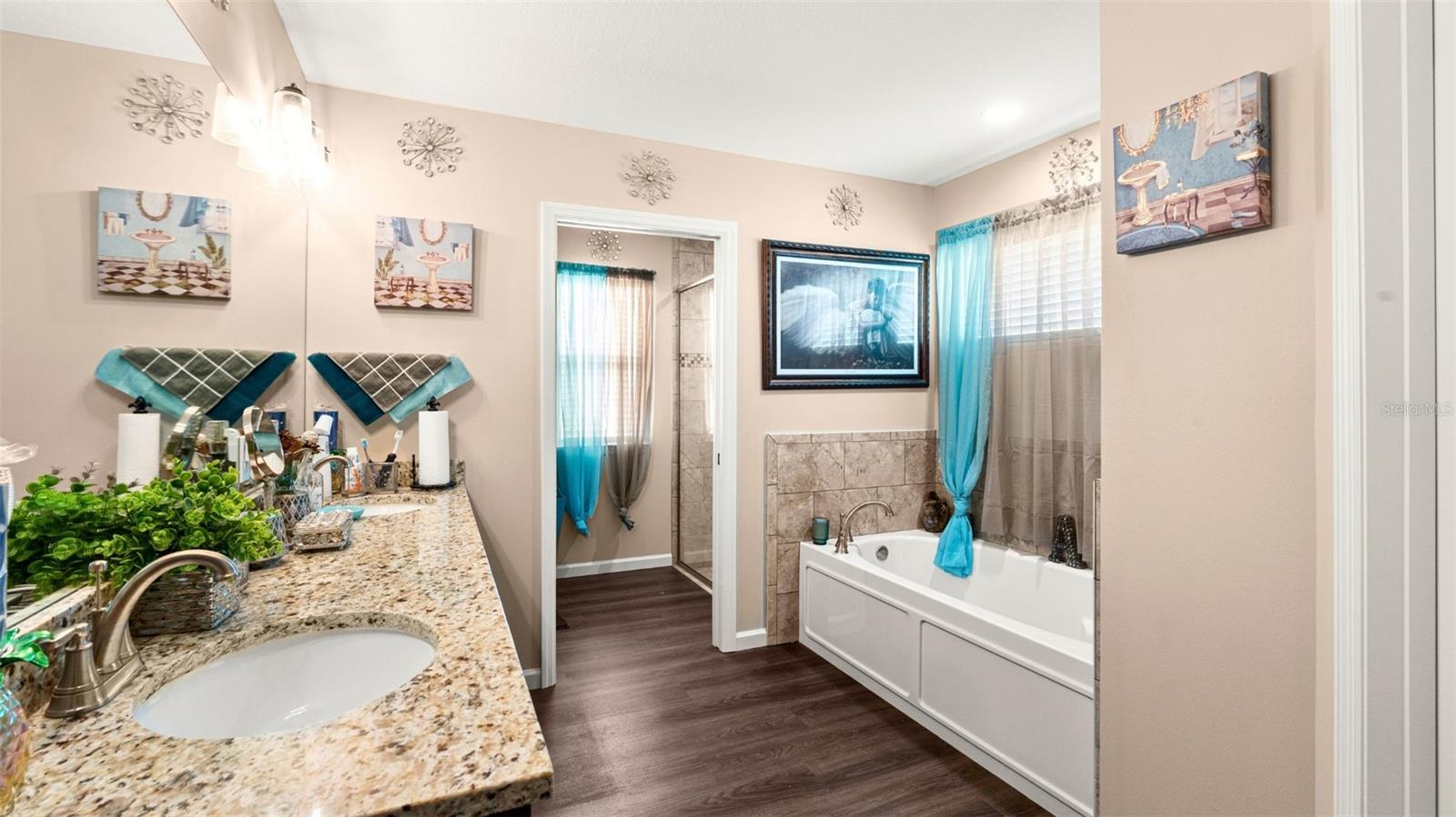 Image 20 of 39 For 479 Savannah Circle