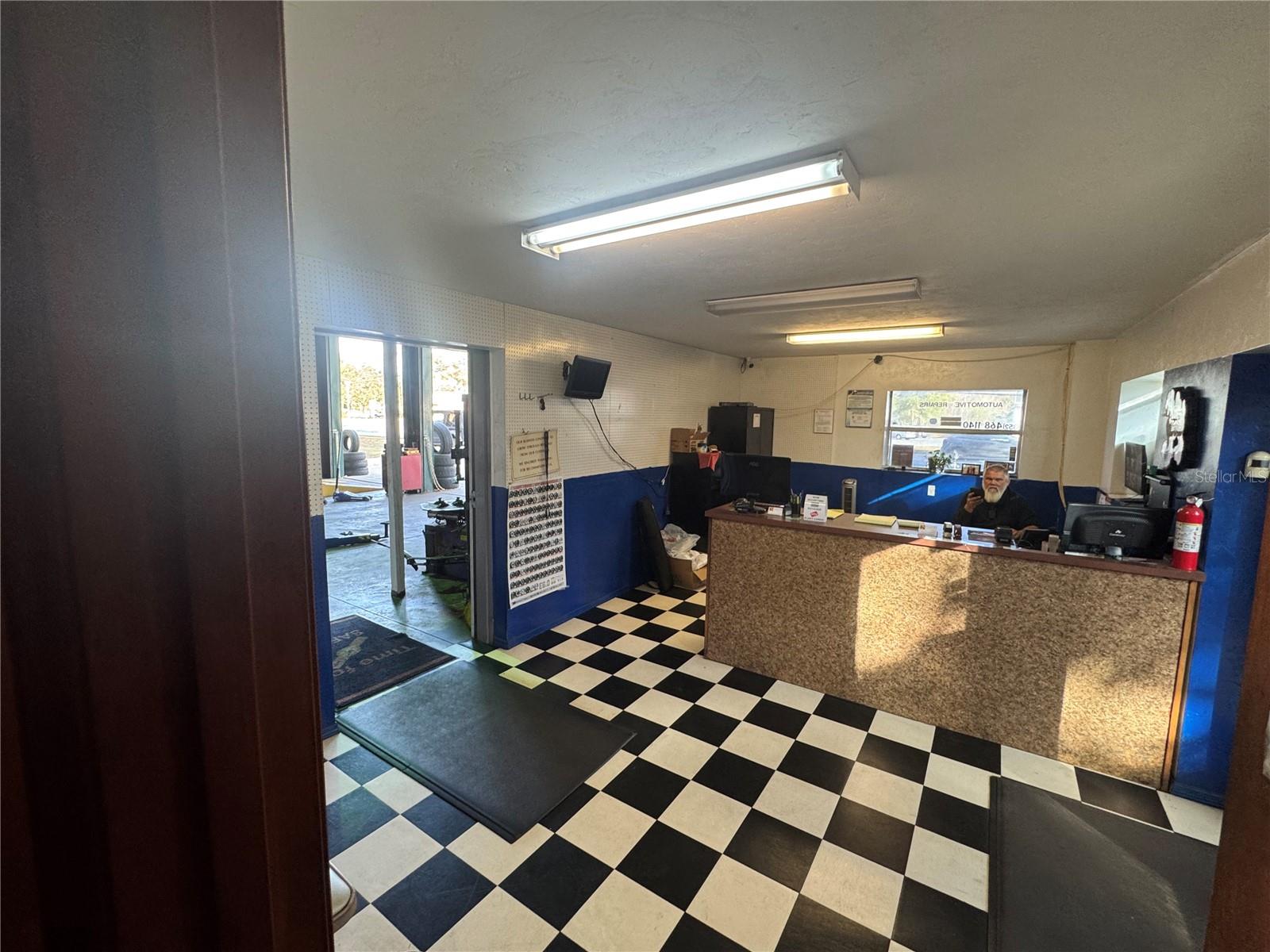 Image 18 of 21 For 15050 Us Highway 301