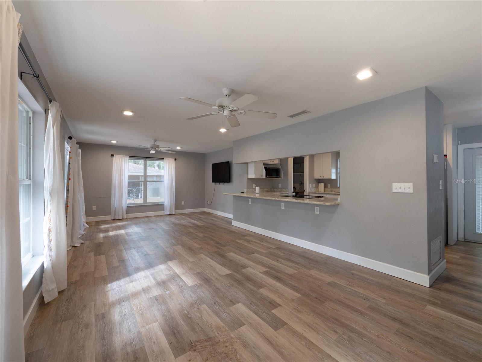 Image 3 of 26 For 26424 1st Avenue
