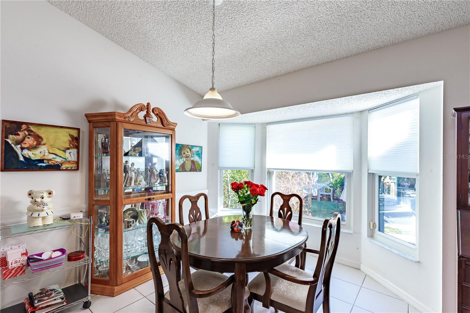 Image 21 of 49 For 3 Ryerton Place