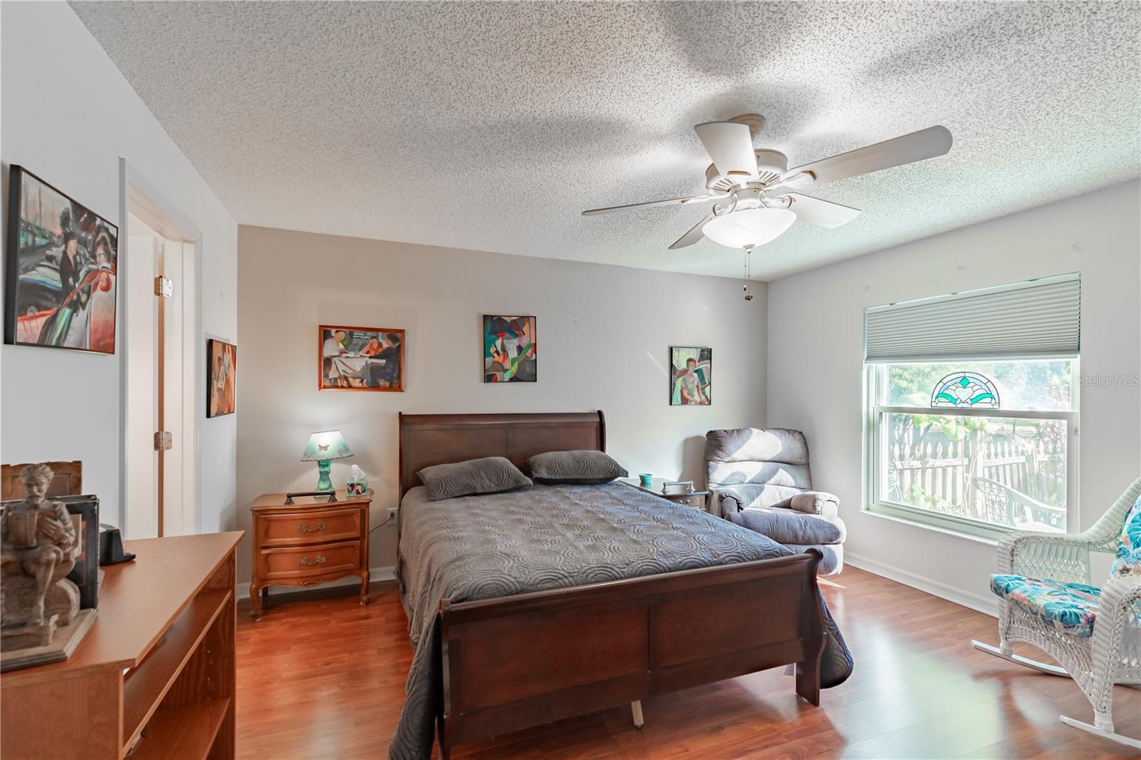 Image 22 of 49 For 3 Ryerton Place