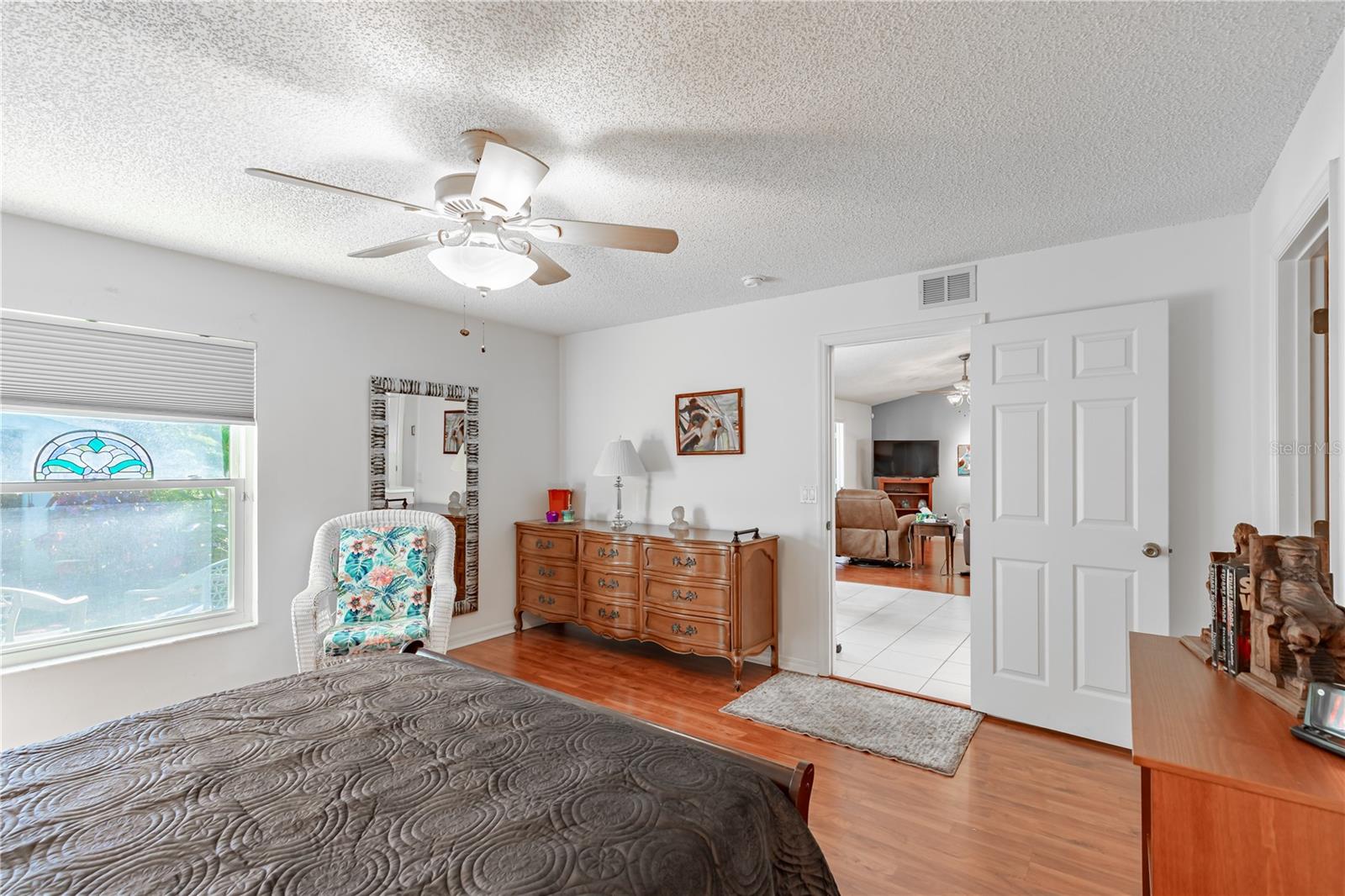 Image 24 of 49 For 3 Ryerton Place