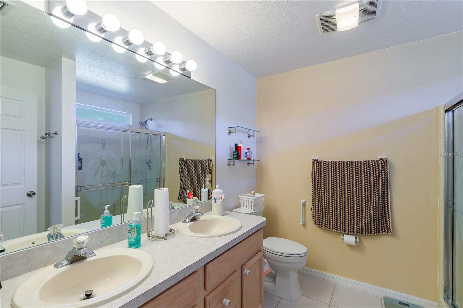 Image 25 of 49 For 3 Ryerton Place