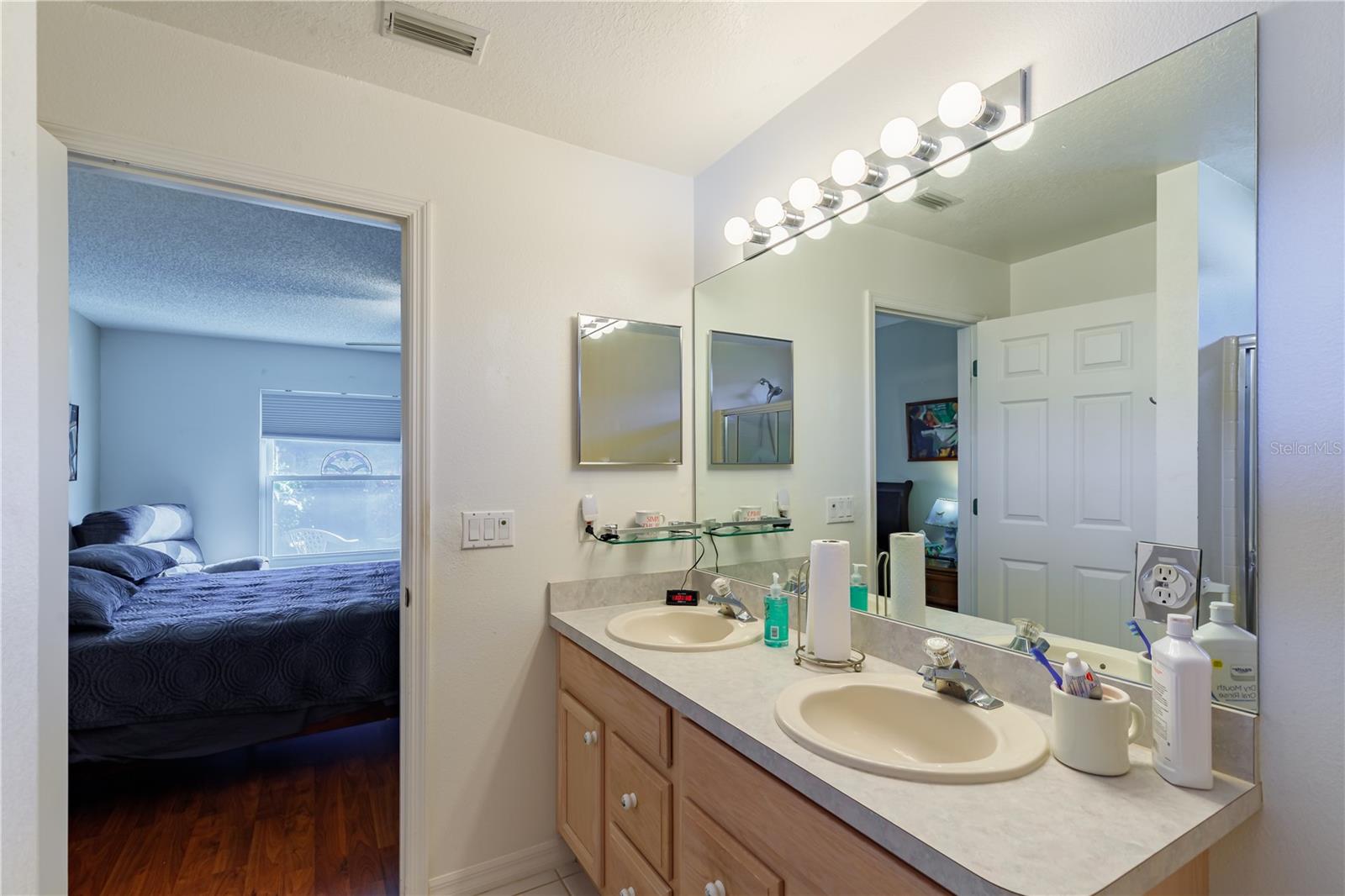 Image 26 of 49 For 3 Ryerton Place