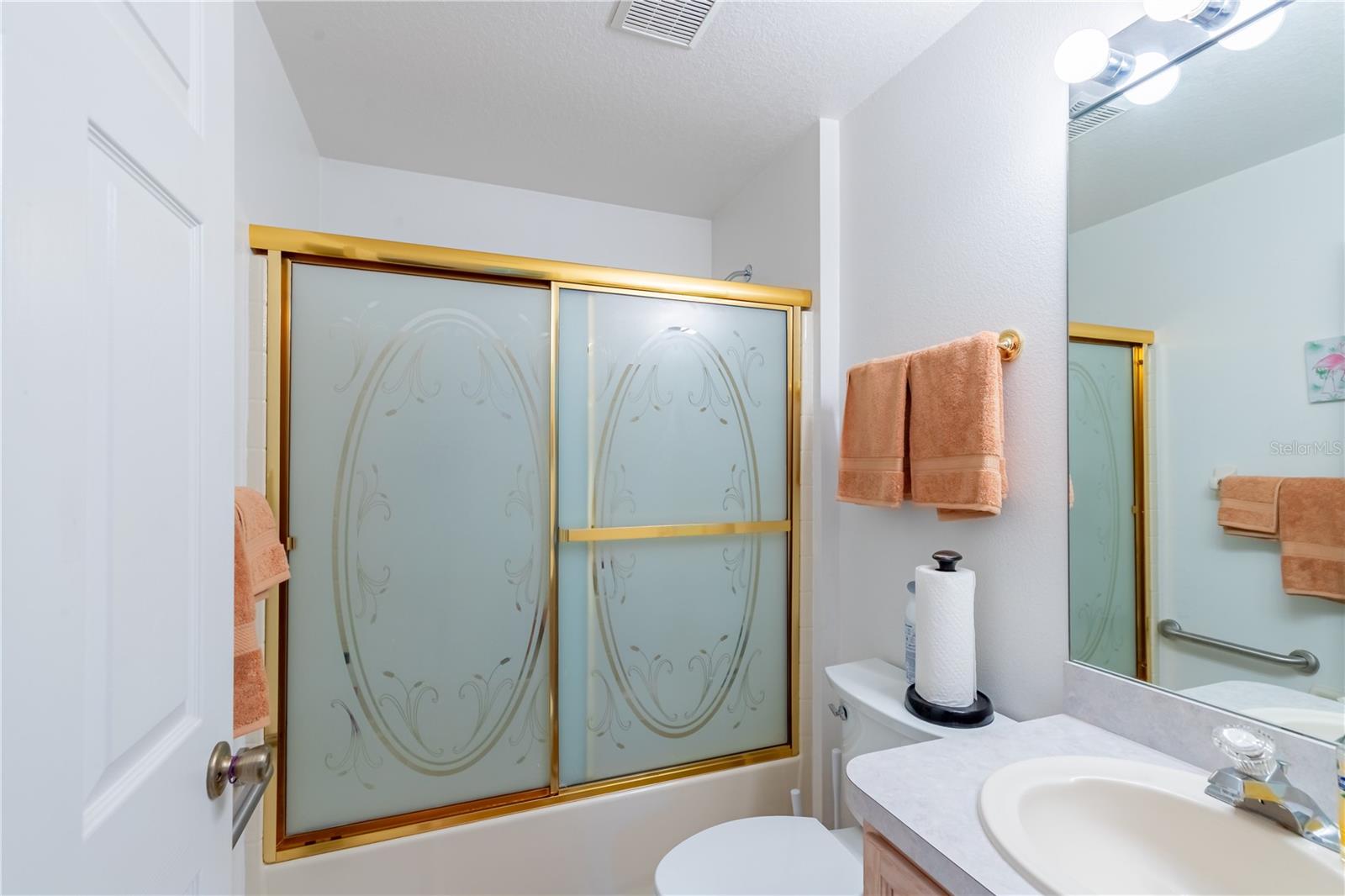 Image 29 of 49 For 3 Ryerton Place