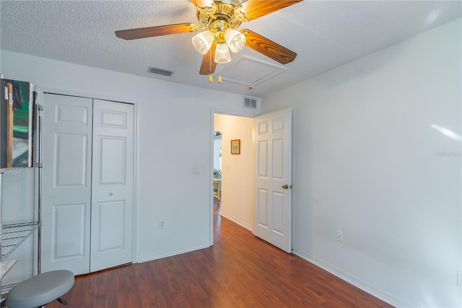 Image 31 of 49 For 3 Ryerton Place